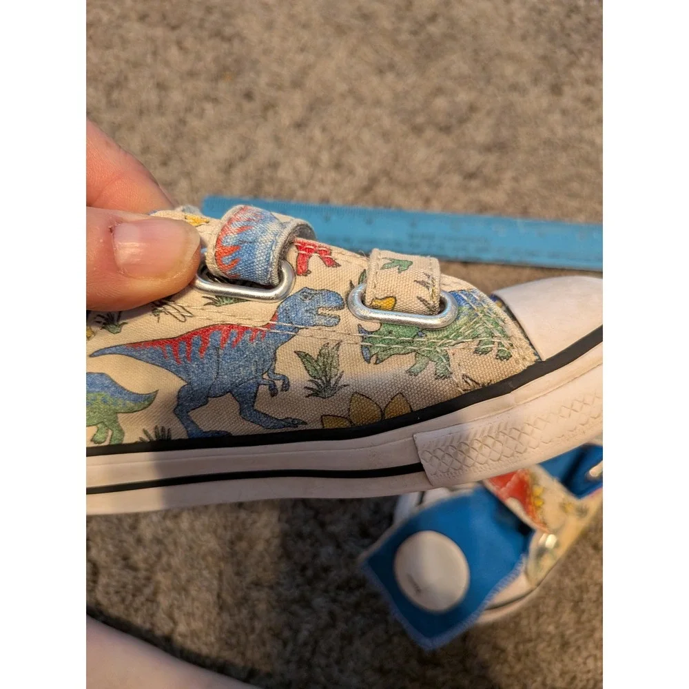 Converse Chuck Taylor All Star Dinosaur Print Infant Size 10 Hook Loop A15067F